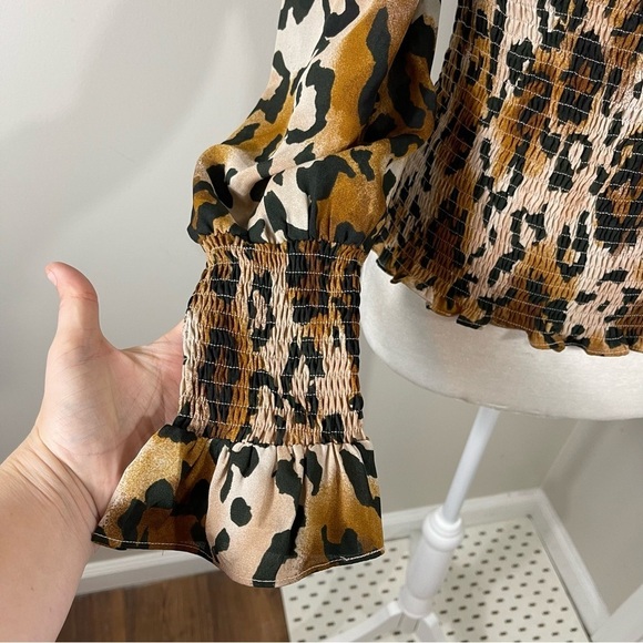 BUDDY LOVE Cassie Cheetah Print Square Neck Smocked Blouse - MEDIUM - Picture 4 of 10